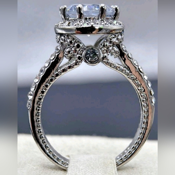 Silver Platinum Plated Engagement Wedding Ring Cubic Zirconia Gemstone NEW - Picture 4 of 4